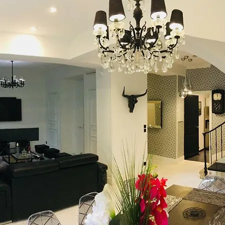 Villamariannecannes Villa *